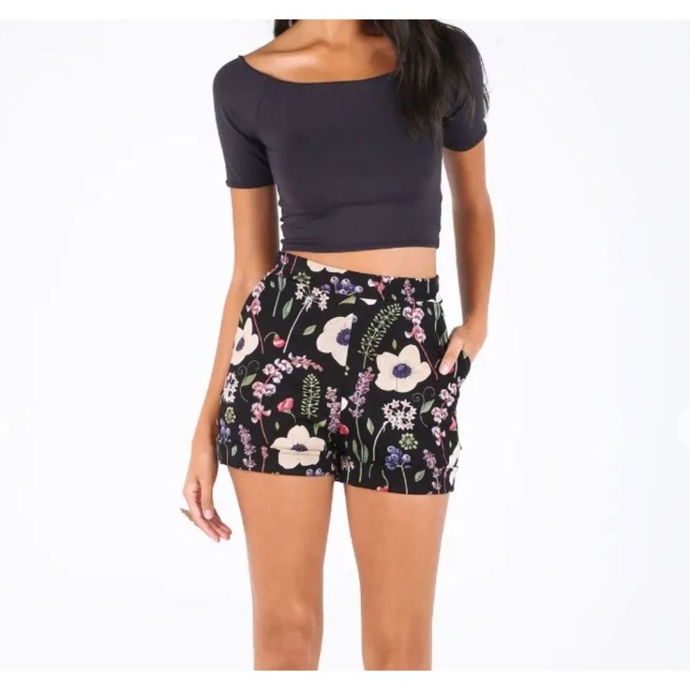 NWOT BlackMilk Vintage Bloom Pink High Waisted Floral Limited Rare Short Size S - Picture 8 of 9